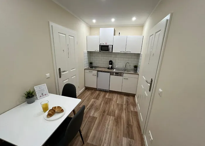 Homestay Live-in 5 *