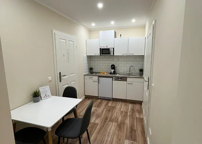 Homestay Live-in 5 *